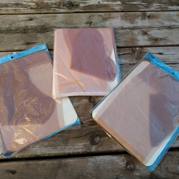 Vintage Nylon Stockings - Lot of 3 - Size 8.5 & 9 - Made in Canada - Picture 7 of 7